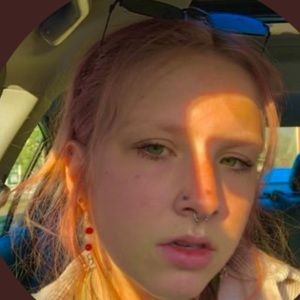 Meet your Posher, Simone